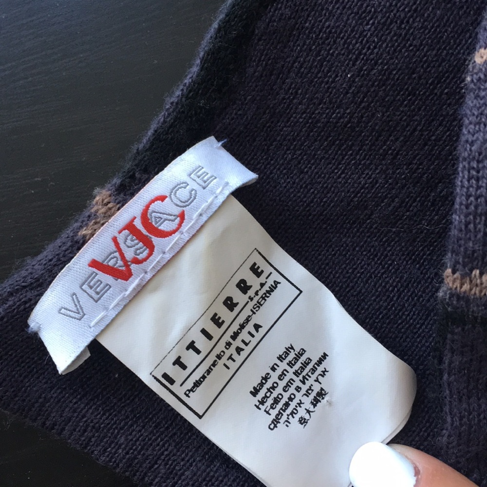 Authentic Versace scarf - Picture 2 of 3